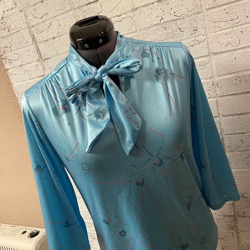 La Sportiva Blue Women's Top with Bow Detail